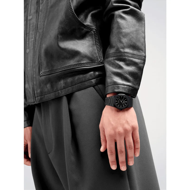 Core Quartz Black Dial Men's Timepiece - D1-PCBJ11